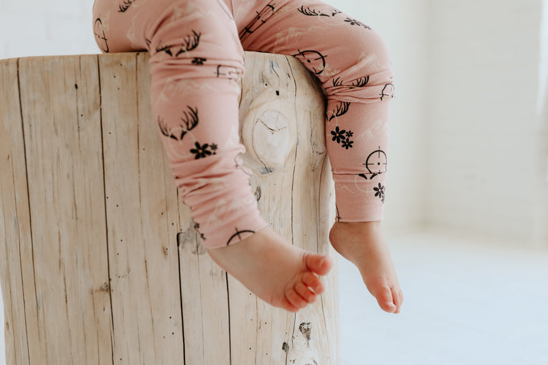 Load image into Gallery viewer, Bamboo Zipper Footie, Pink Hunter