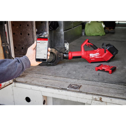 M18 FORCE LOGIC 5 Underground Cable Cutter w/ Wireless Remote