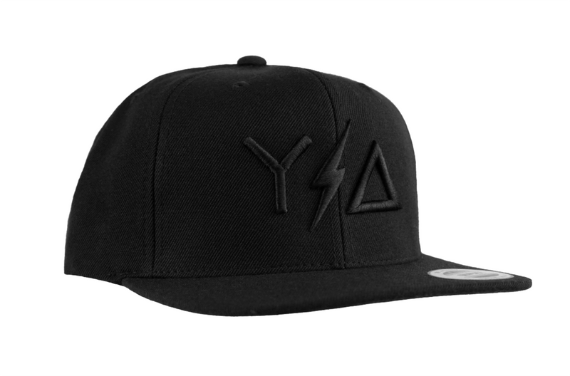 Load image into Gallery viewer, Black Flat Brim Snapback
