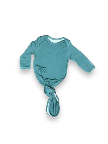 Solid Trash Truck, Knotted Gowns