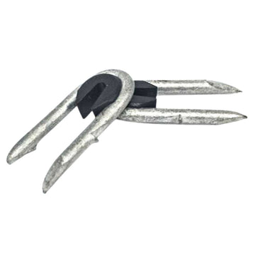 SQUARE HEAD STAPLE ASSEMBLY WITH INSULATOR