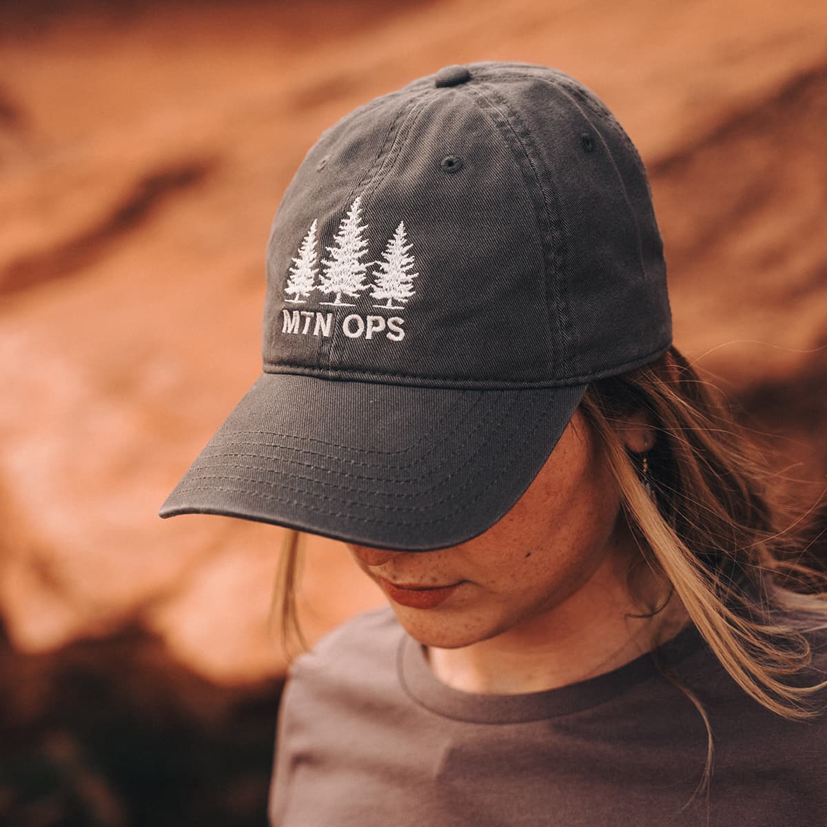 WOMEN'S PINE HAT