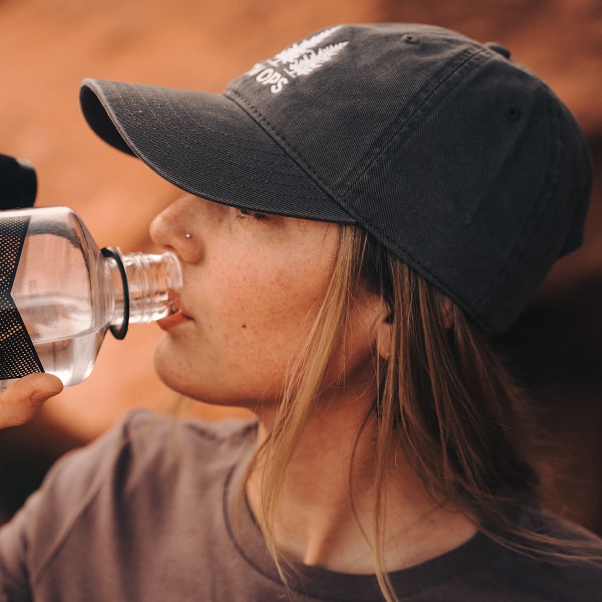 WOMEN'S PINE HAT