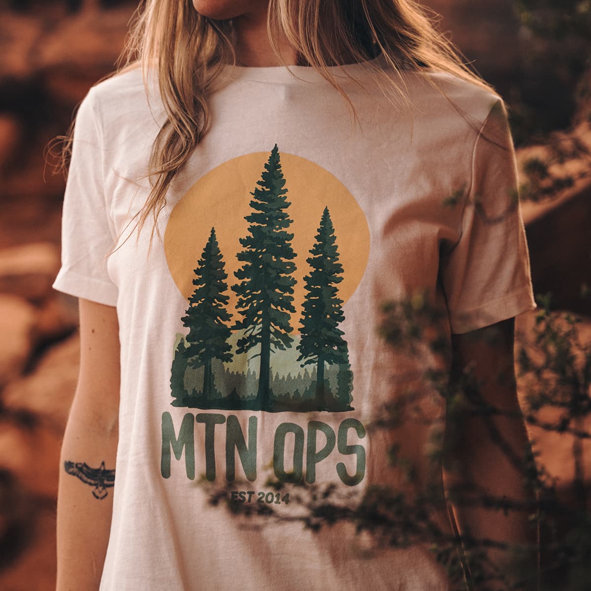 WOMEN'S PINE TEE