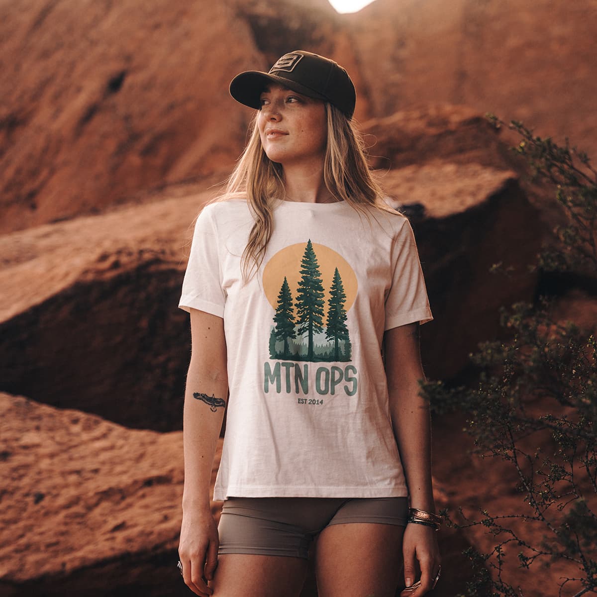 WOMEN'S PINE TEE