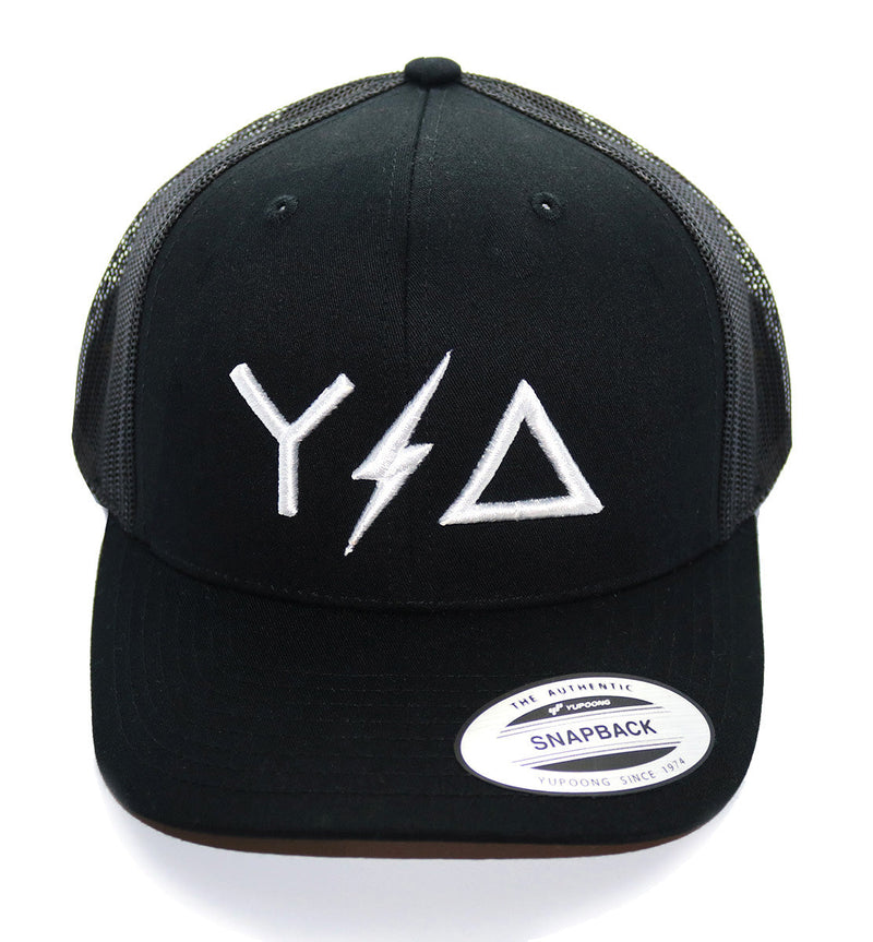 Load image into Gallery viewer, Black Trucker Snapback
