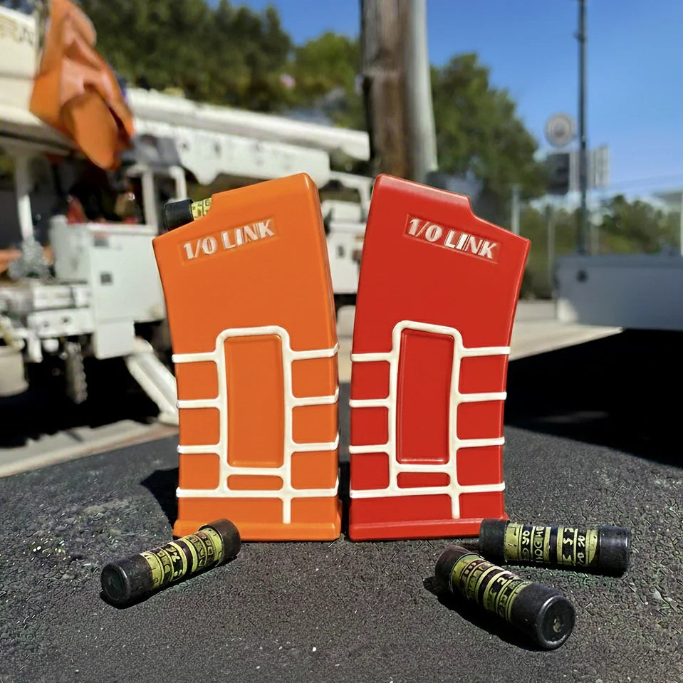 Inaul Style Insul Link Mag-Style Spring-Loaded Connector Holder for Linemen