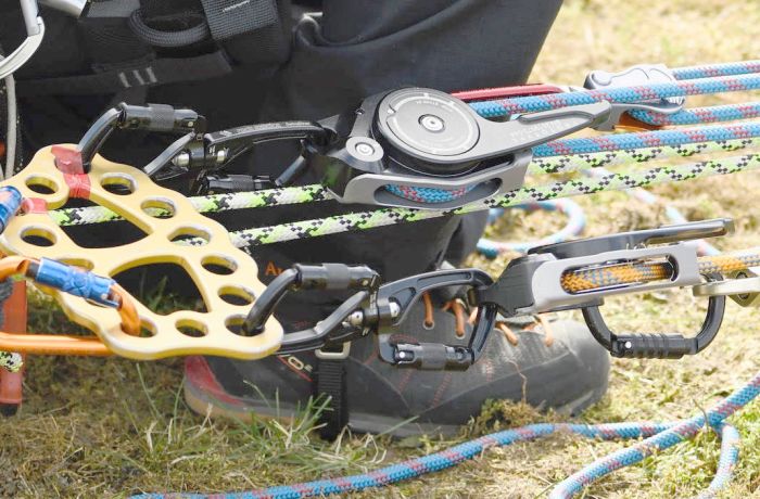 Load image into Gallery viewer, Rock Exotica SwivaBiner Auto-Lock Carabiner Swivel
