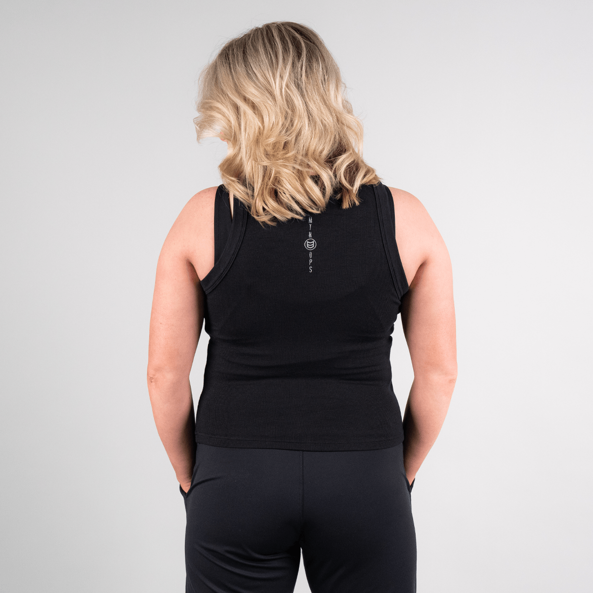 WOMEN'S CHARM CROP TOP