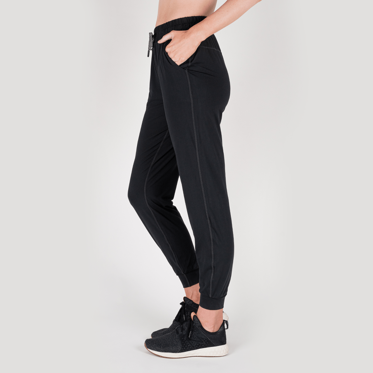 WOMEN'S REVIVE JOGGER