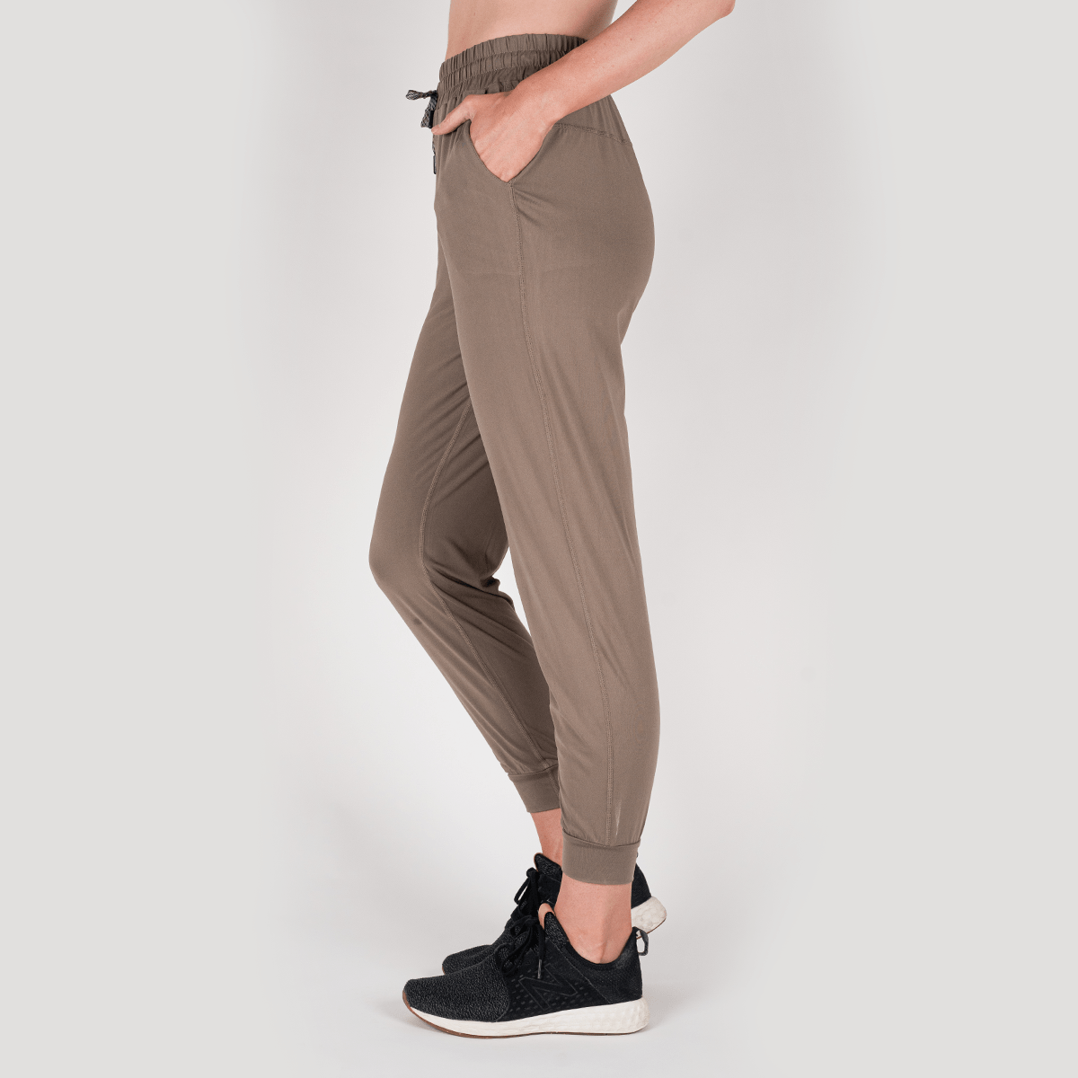 WOMEN'S REVIVE JOGGER